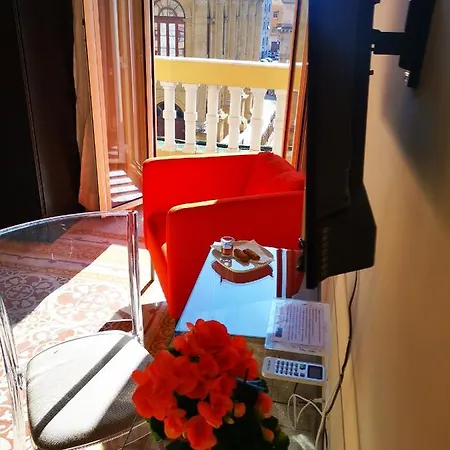 All'ombra Del Massimo Guest house 3*
